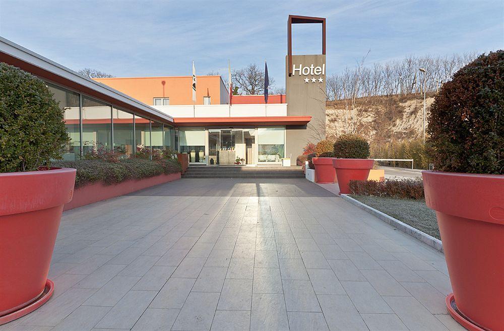 Hotel Cluentum Tolentino Buitenkant foto