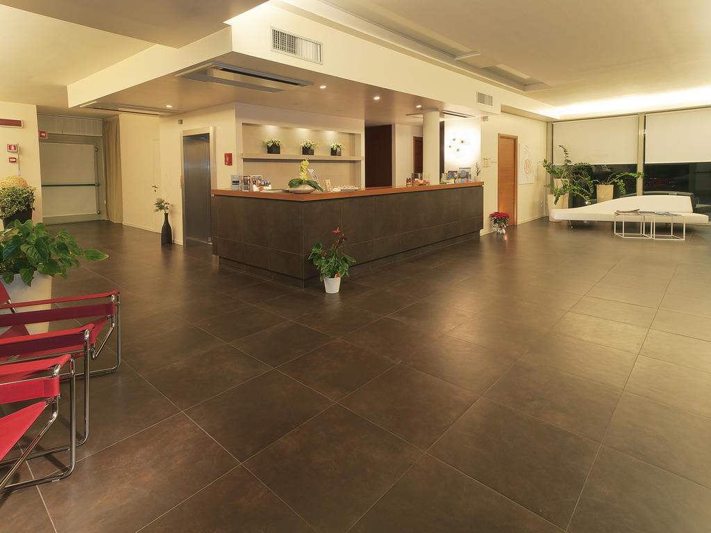 Hotel Cluentum Tolentino Buitenkant foto